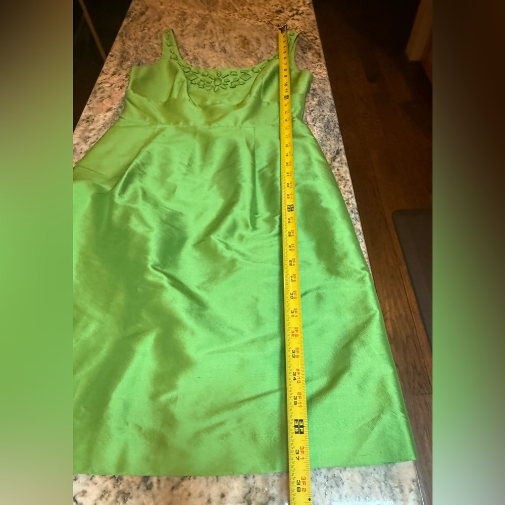 Tahari Vibrant Lime Dress. Size 4. 100% silk. Fully lined - Picture 7 of 13